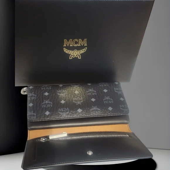 🚫SOLD🚫🆕️MCM Visetos Wallet Crossbody Bag - Picture 7 of 16